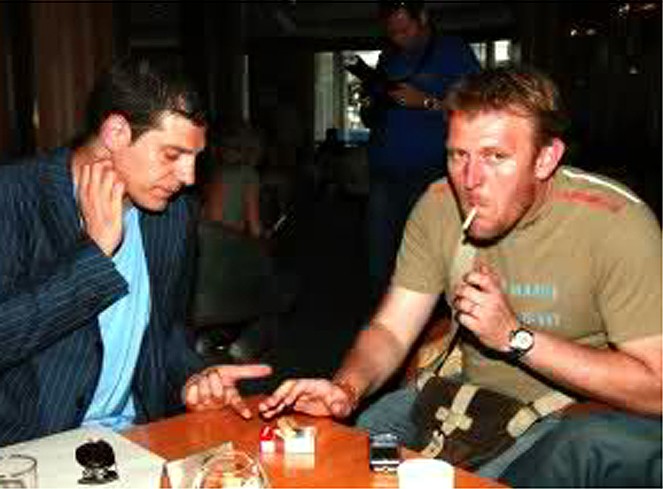 Robert Prosinecki (cựu tiền vệ của Real và Barca) cũng thường xuyên hút thuốc lá.
